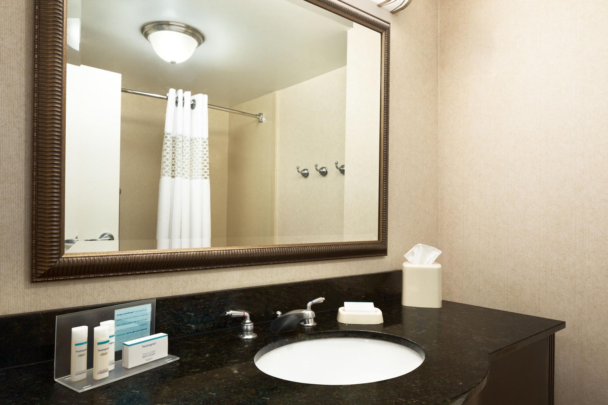 Hampton Inn & Suites Birmingham Airport Area Irondale Экстерьер фото
