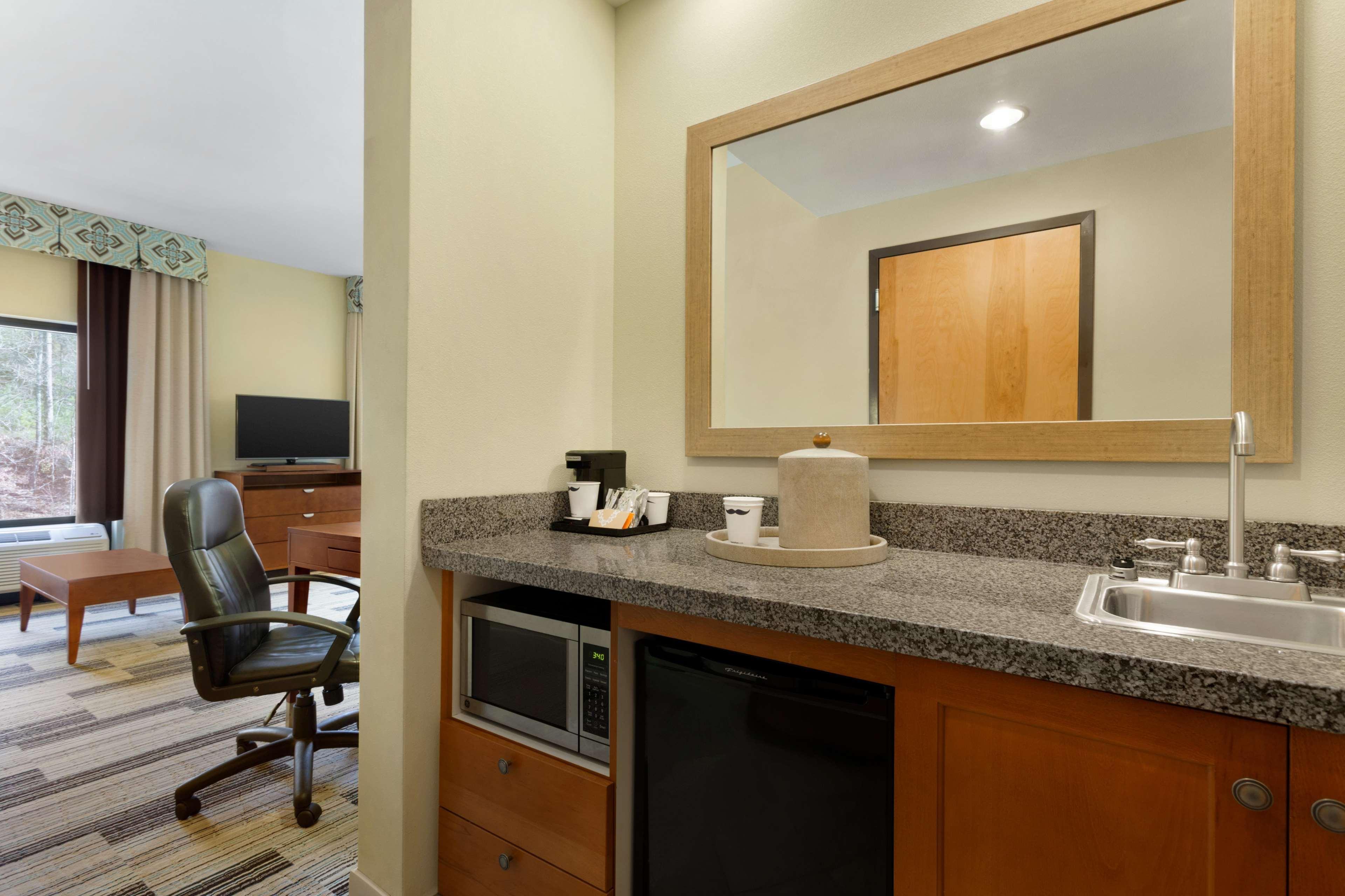 Hampton Inn & Suites Birmingham Airport Area Irondale Экстерьер фото