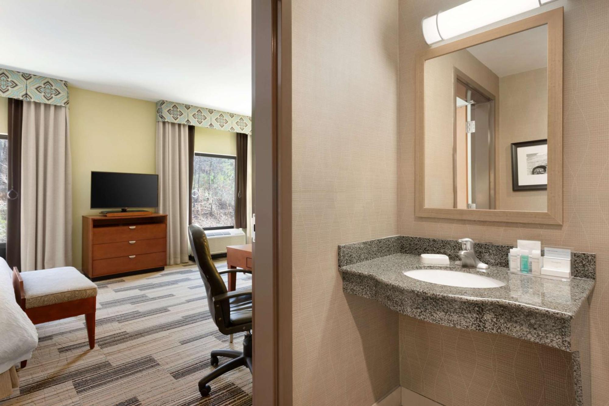 Hampton Inn & Suites Birmingham Airport Area Irondale Экстерьер фото